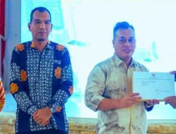 Ketua DPRD Lingga Hadiri Penyerahan DPA 2025, Bupati Ajak OPD Proaktif Ciptakan Inovasi Anggaran