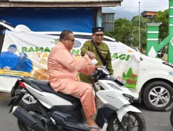 Warung Sawin dan Jurnalis Lingga Berbagi Takjil, Hangatkan Ramadan dengan Kepedulian