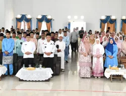 Gubernur dan Wagub Kepri Berbagi Kebahagiaan Idulfitri di Halal Bihalal Bersama Warga Daik Lingga