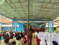 SMAN 2 Pulau Punjung Gelar Muhadharoh, Kepala Sekolah Ida Rosiani, S.Pd Berikan Arahan