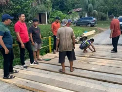 Pemkab Dharmasraya Klarifikasi: Perbaikan Jembatan Pulau Anjolai Hasil Inisasi Bupati dan CSR, Bukan Swadaya Murni