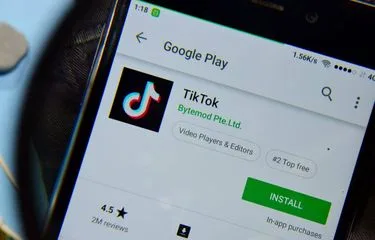 Ilustrasi Tik Tok Di play Store.