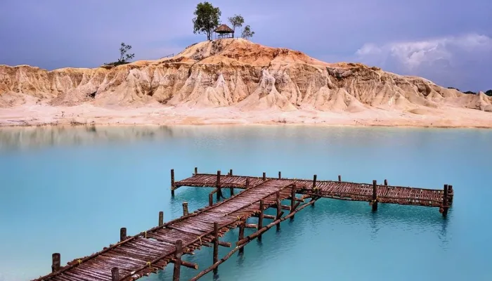 One of the tourist destinations in the Riau Islands, Blue Lake Kawa