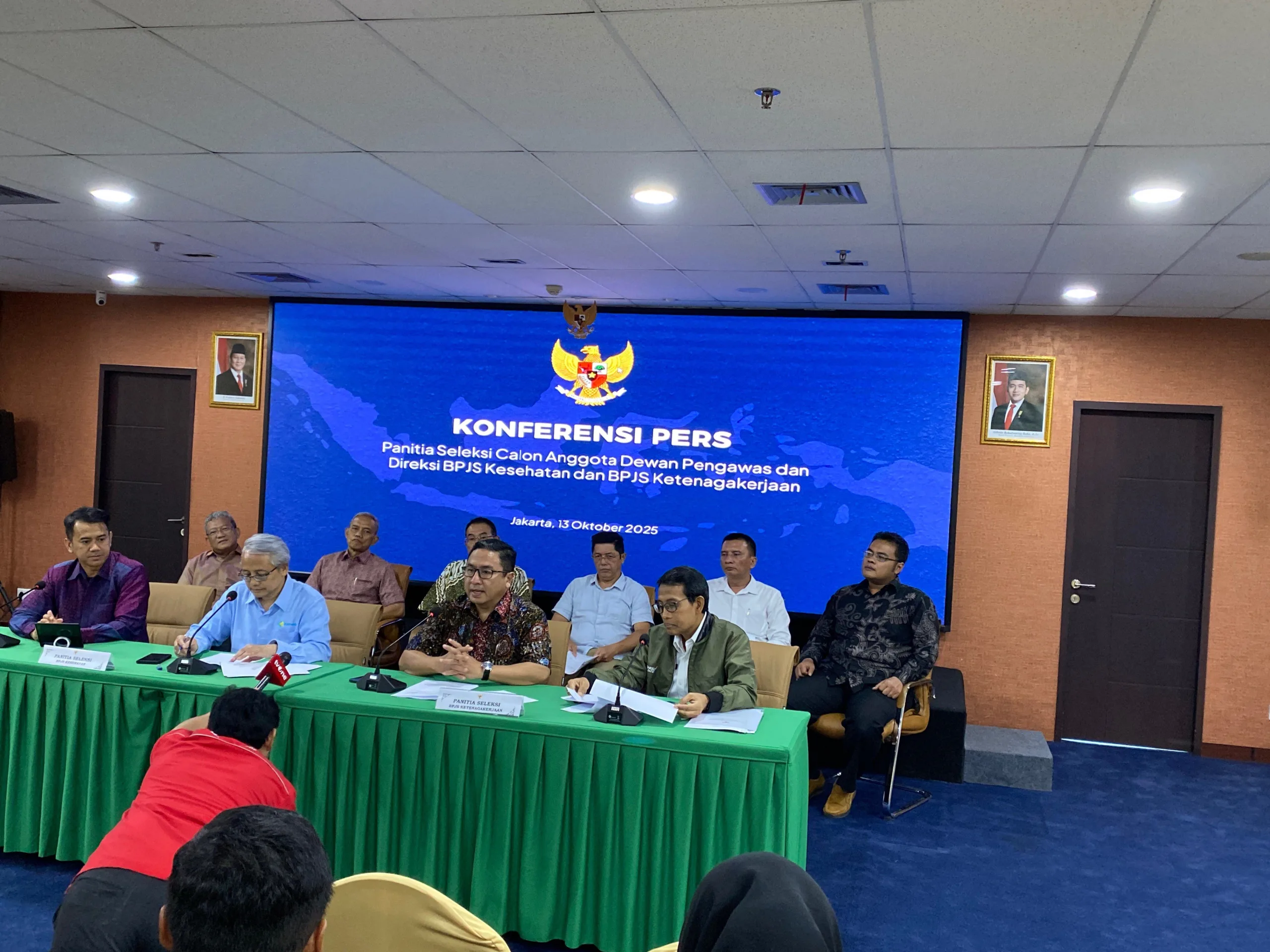 Jajaran Panitia Seleksi (Pansel) Dewan Pengawas dan Direksi BPJS saat konferensi pers di Jakarta.
