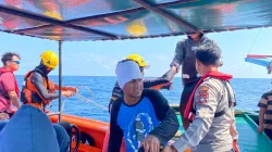 Lima anak buah kapal (ABK) KM Selat Meranti berhasil diselamatkan.