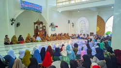 Ketgam : Bupati dan Wakil Bupati Buteng beserta romobongan saat peluncuran SMDT