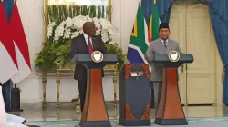 Presiden Prabowo Subianto bersama Presiden Cyril Ramaphosa dari Afrika Selatan tengah memberi keterangan di Istana Merdeka.