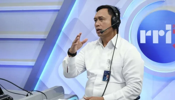 Direktur Utama Perum Bulog, Mayjen TNI Ahmad Rizal dalam dialog bersama Pro3 RRI