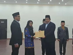 Bupati Robby Lantik Pejabat Administrator dan Fungsional Baru