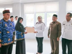 Lantik 17 Pejabat Fungsional, Wabup Bintan Deby Maryanti Tekankan Harus Utamakan Pelayanan Publik.