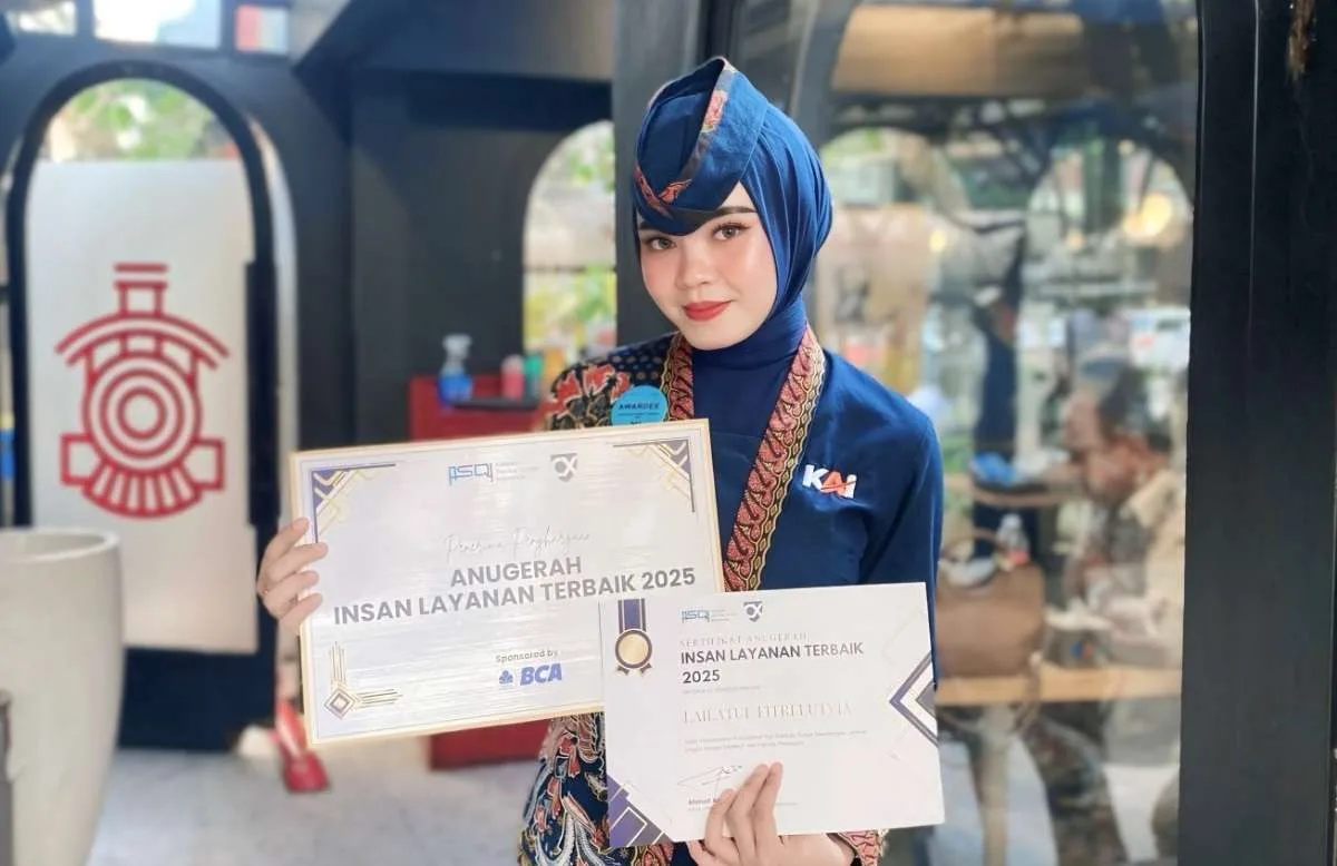 Lailatul Fitri Lutvia menerima apresiasi dari Asosiasi Service Quality Indonesia dalam penghargaan Anugrah Insan Layanan Terbaik 2025.
