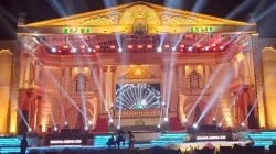 Suasana pagelaran Seni Akbar Panggung Gembira bertajuk 'Grand Stand of History 635' di kampus Darul Amanah, Rabu (29/10/2025).