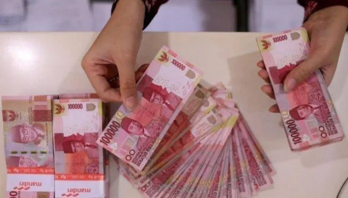 Ilustrasi Uang Gaji atau Tunjangan Hari Raya.