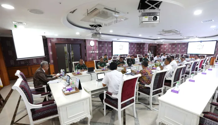 Wakil Menteri Sosial (Wamenso), Agus Jabo saat menerima perwakilan Mabes TNI AD di Kantor Kemensos, Jakarta Pusat.
