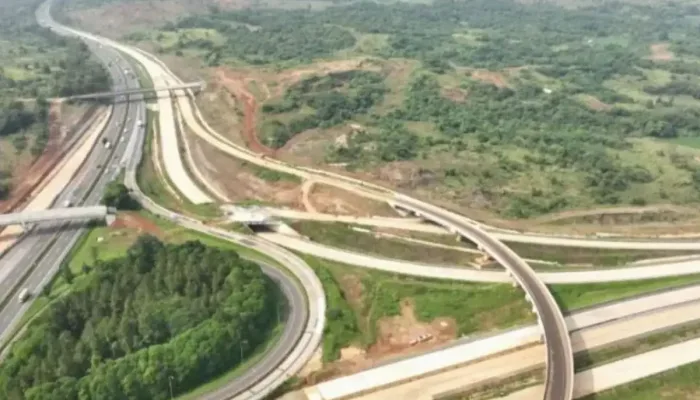 Jalan Tol Japek II Selatan, salah satu proyek strategis nasional yang melintasi wilayah Karawang.
