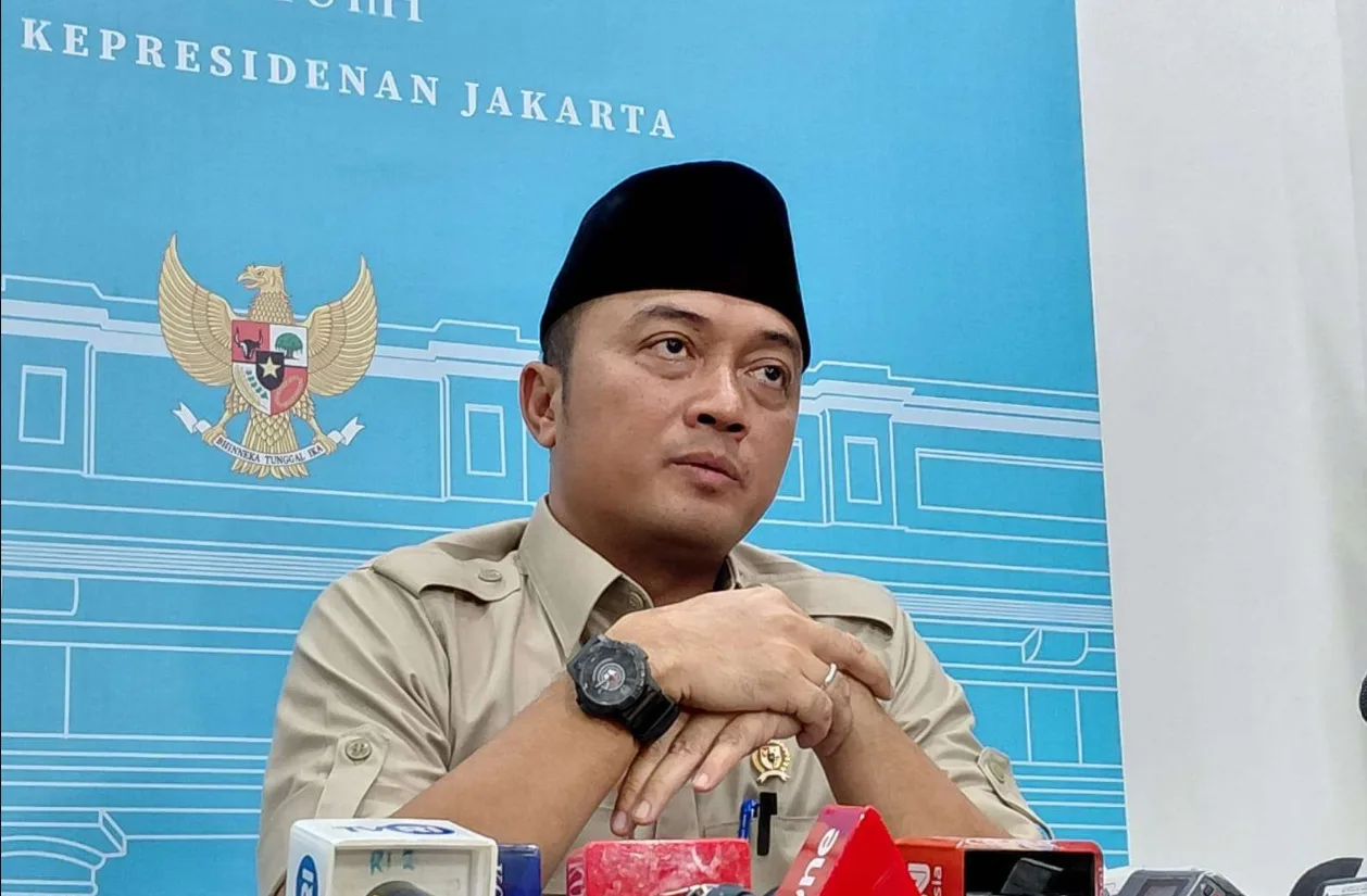 Menteri Sekretaris Negara Prasetyo Hadi memberikan keterangan pers kepada wartawan di Istana Kepresidenan.