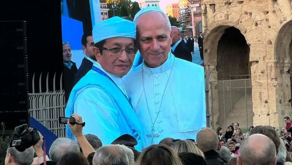 Menag Nasaruddin Umar dalam kunjungan kerja ke Vatikan, Roma, menghadiri acara temu tokoh agama bersama Paus Leo XIV pada 28 Oktober 2025.