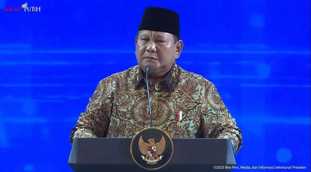 Presiden Prabowo Subianto ketika berbicara mengenai anak-anak sekolah yang harus menyebrangi sungai untuk ke sekolah. Ia memerintahkan dibangun jembatan untuk anak-anak bisa pergi sekolah tanpa basah-basah.