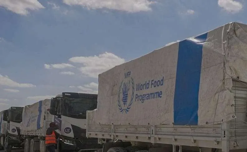 Truk berisi bantuan untuk warga Gaza, Palestina.