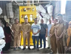 Perkuat Industri Lokal, Pemkab Asahan Serahkan Bantuan Sarana dan Prasarana kepada Pelaku UKM