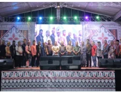 Tutup Pagelaran Seni dan Budaya ke-6 Kabupaten Asahan, Wabup Tekan Tombol Sirene dan Lepas Kembang Api