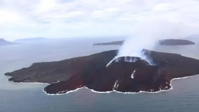 Ilustradi - Gunung Anak Krakatau di Banten.