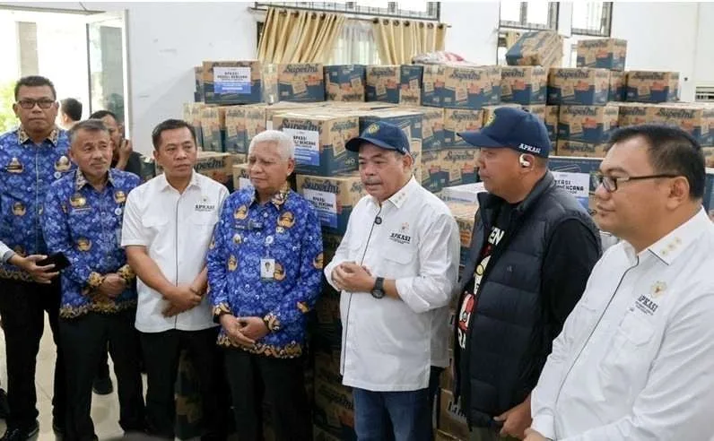 Asosiasi Pemerintah Kabupaten Seluruh Indonesia (Apkasi) menyalurkan bantuan kemanusiaan bagi korban bencana alam di Provinsi Sumatra Utara dan Aceh.