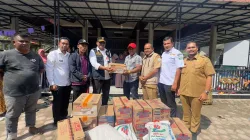 Dirjen Bina Adwil Salurkan Bantuan untuk Warga Terdampak Bencana di Gampong Paya Cut