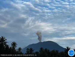 Gunung Ibu Erupsi, Kolom Abu Capai 600 Meter