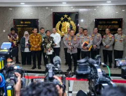 Kemenhut Klarifikasi Temuan Tumpukan Kayu di Pesisir Lampung, Bukan Terkait Banjir Sumatra