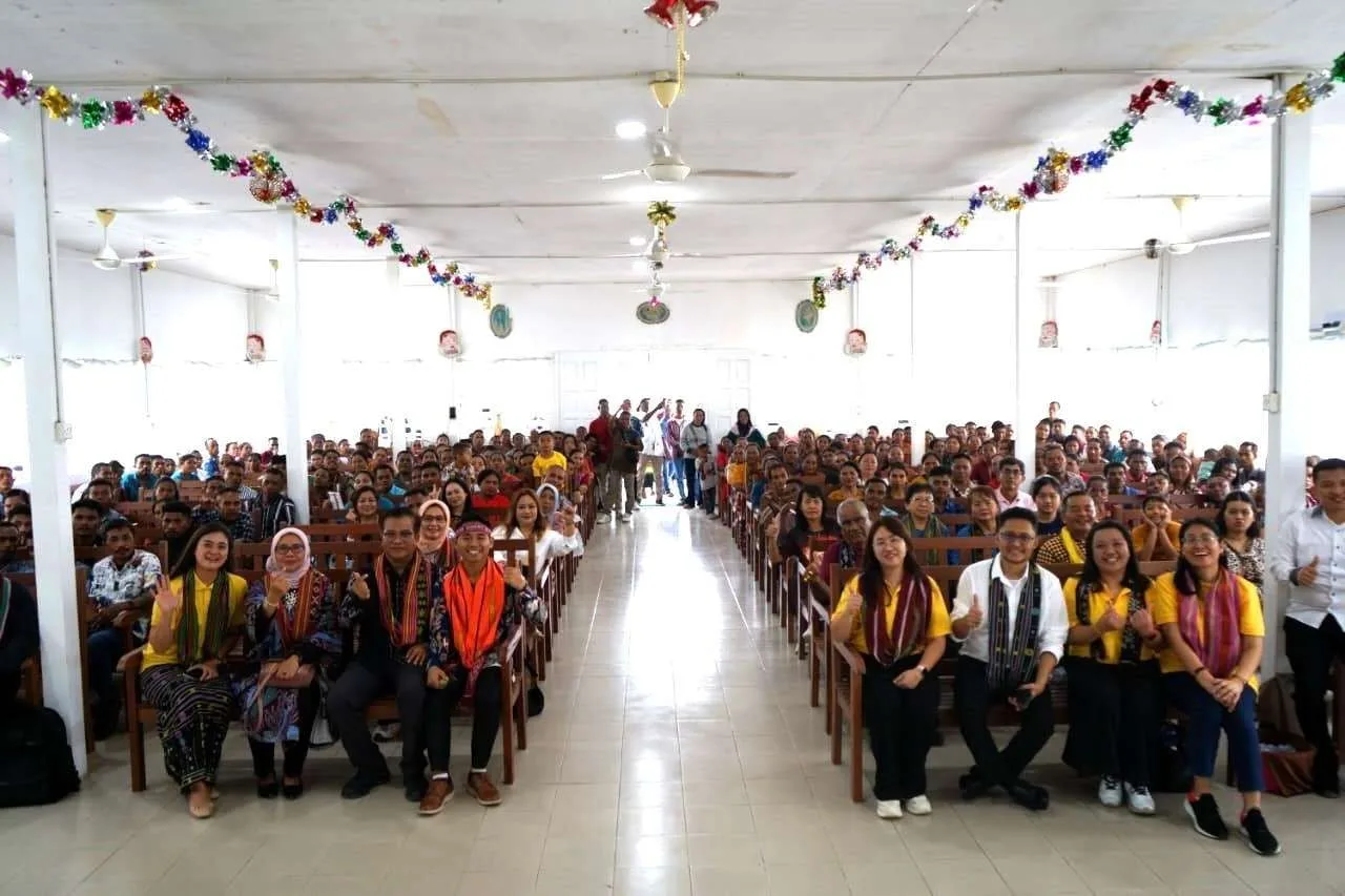 Suasana perayaan Natal Bersama yang digelar Konsulat Jenderal RI (KJRI) Kuching bersama Komunitas Kristen Indonesia di Sarawak (ISCC), yang dihadiri sekitar 800 pekerja migran Indonesia pada Sabtu (13/12/2025) di Sarawak, Malaysia.