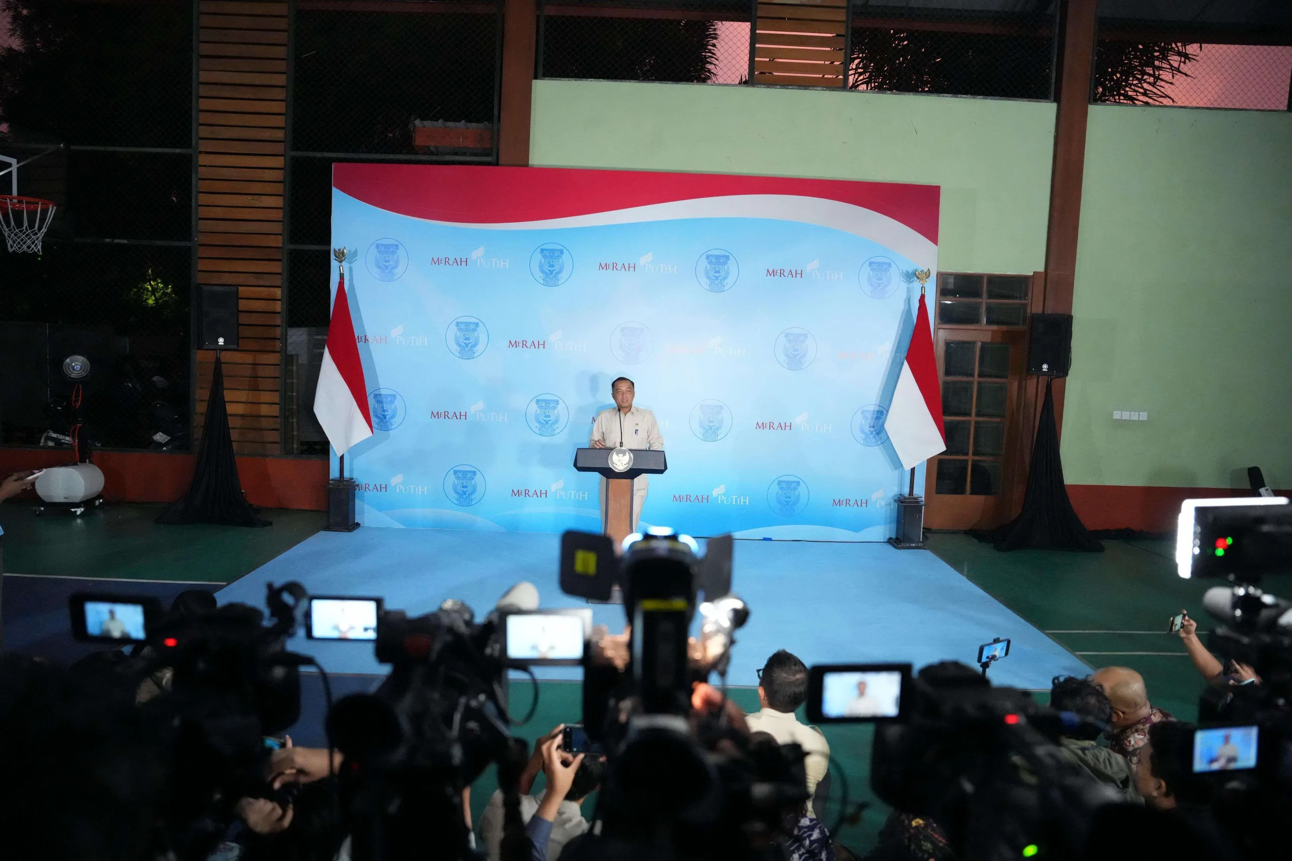 Menteri Prasetyo disela-sela retret di Hambalang, Bogor, Jawa Barat, Selasa (6/1/2026).