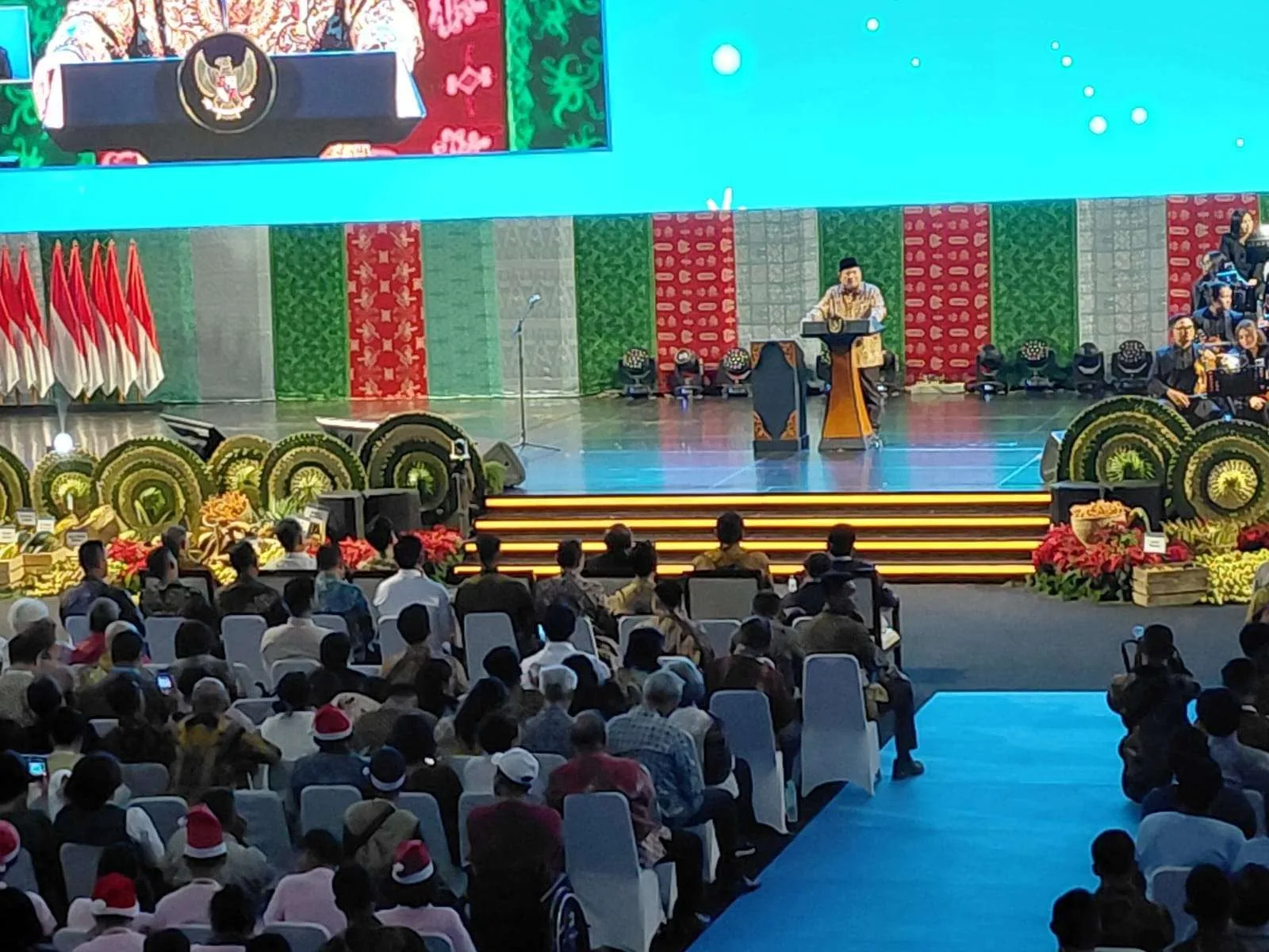 Presiden Prabowo Subianto menyampaikan sambutan pada perayaan Natal Nasional 2026 di Tenis Indoor Senayan, Jakarta, Senin (5/1/2026).