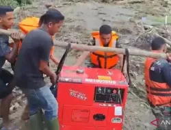 TNI AD dan PLN Tempuh Medan Ekstrem Antar Genset ke Desa Terisolir di Aceh Barat