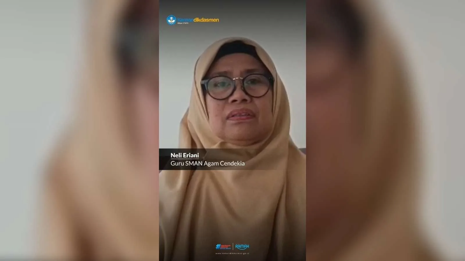 Guru SMAN Agam Cendekia, Kabupaten Agam, Sumatra Barat, Neli Eriani menyampaikan apresiasi terhadap tunjangan pascabencana yang diperolehnya,