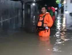 Banjir 1,2 Meter Rendam Villa Tomang Baru di Pasar Kemis