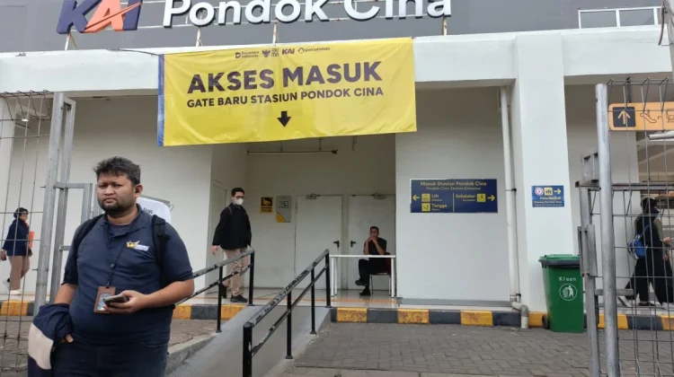 Relokasi Stasiun Pondok Cina di Kota Depok kini memasuki tahap operasional penuh.