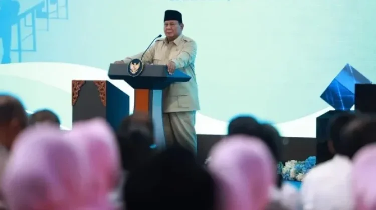 Presiden Praboowo memberikan sambutan saat meresmikan SPPG Polri di Polsek Palmerah, Jakarta, Jumat, 13 Februari 2026.