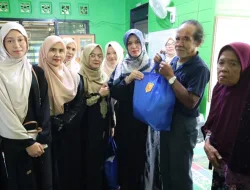 Berbagi Keberkahan Ramadan 1447 H, Wabup Bintan, Deby Maryanti Kunjungi Lansia di Kp Pisang