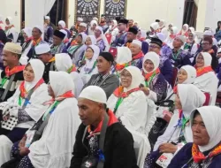 Puluhan Ribu Jemaah Umrah Indonesia Masih Tertahan di Arab Saudi