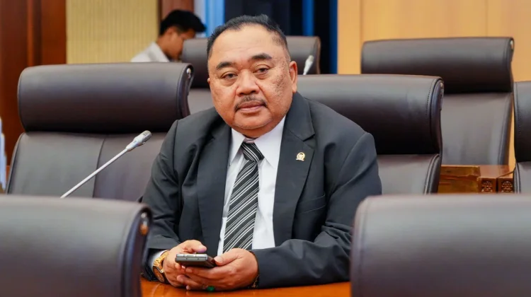 Anggota Komisi XII DPR RI Ateng Sutisna di ruang rapat Gedung DPR RI, Jakarta.