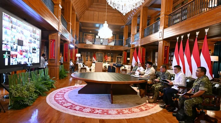 Presiden Prabowo beserta jajaran pejabat negara lainnya saat meresmikan pembangunan ratusan jembatan di seluruh Indonesia secara daring melalui kanal YouTube Sekretariat Presiden, Senin, 9 Maret 2026.