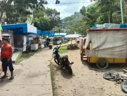 Pedagang Silo Mnejerit: JUAL BELI SEPI, Sepakat Pilih Kembali Ke Tempat Lama