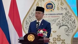 Menlu RI Sugiono saat menyampaikan pernyataan pers bersama usai menggelar pertemuan ke-8 Joint Commision for Bilateral Cooperation (JCBC) dengan Menlu Filipina Maria Theresa Lazaro, Kamis, 23 April 2026 di Gedung Pancasila, Kemlu RI, Jakarta