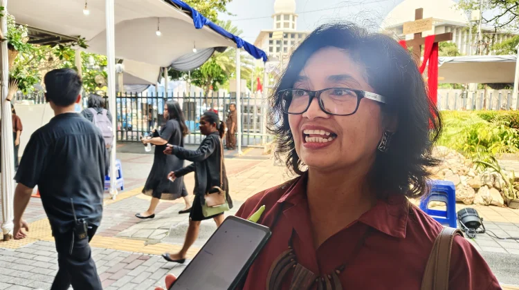 Umat Katolik asal Bekasi, Iin Agustina saat ditemui RRI usai menyaksikan drama Lux in Nihilo, Gereja Katedral Jakarta, Jakarta Pusat, Jumat, 13 April 2026.