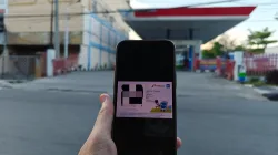 Ilustrasi - Penggunaan Mypertamina melalui barcode untuk mendapatkan subsidi BBM.
