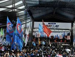 Ratusan Ribu Buruh Peringati May Day 2026 di Monas, Sampaikan Tuntutan ke Presiden Prabowo