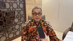 Anggota Komisi VII DPR RI Putra Nababan usai mengikuti Rapat Dengar Pendapat bersama LPP RRI, LPP TVRI, dan LKBN ANTARA di Kompleks Parlemen, Jakarta, Rabu, 13 Mei 2026