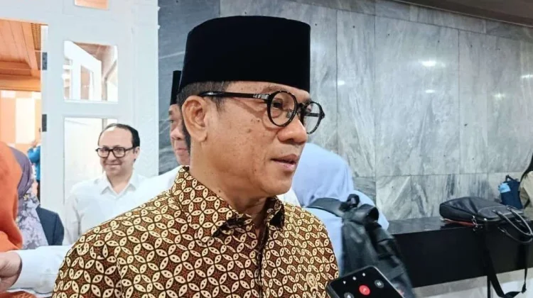 Menteri Desa dan Pembangunan Daerah Tertinggal Yandri Susanto saat diwawancarai RRI.CO.ID di Kompleks Parlemen, Senayan, Jakarta, Selasa 3 Februari 2026