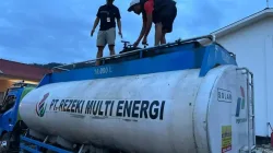 Ilustrasi - Polisi mengamankan truk tangki yang mengangkut BBM subsidi jenis bio solar tanpa dokumen resmi di Morowali Utara
